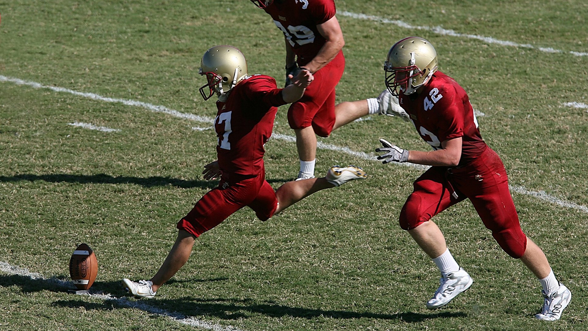 “史诗一战！两队鏖战五局，战术与技巧的巅峰对决”