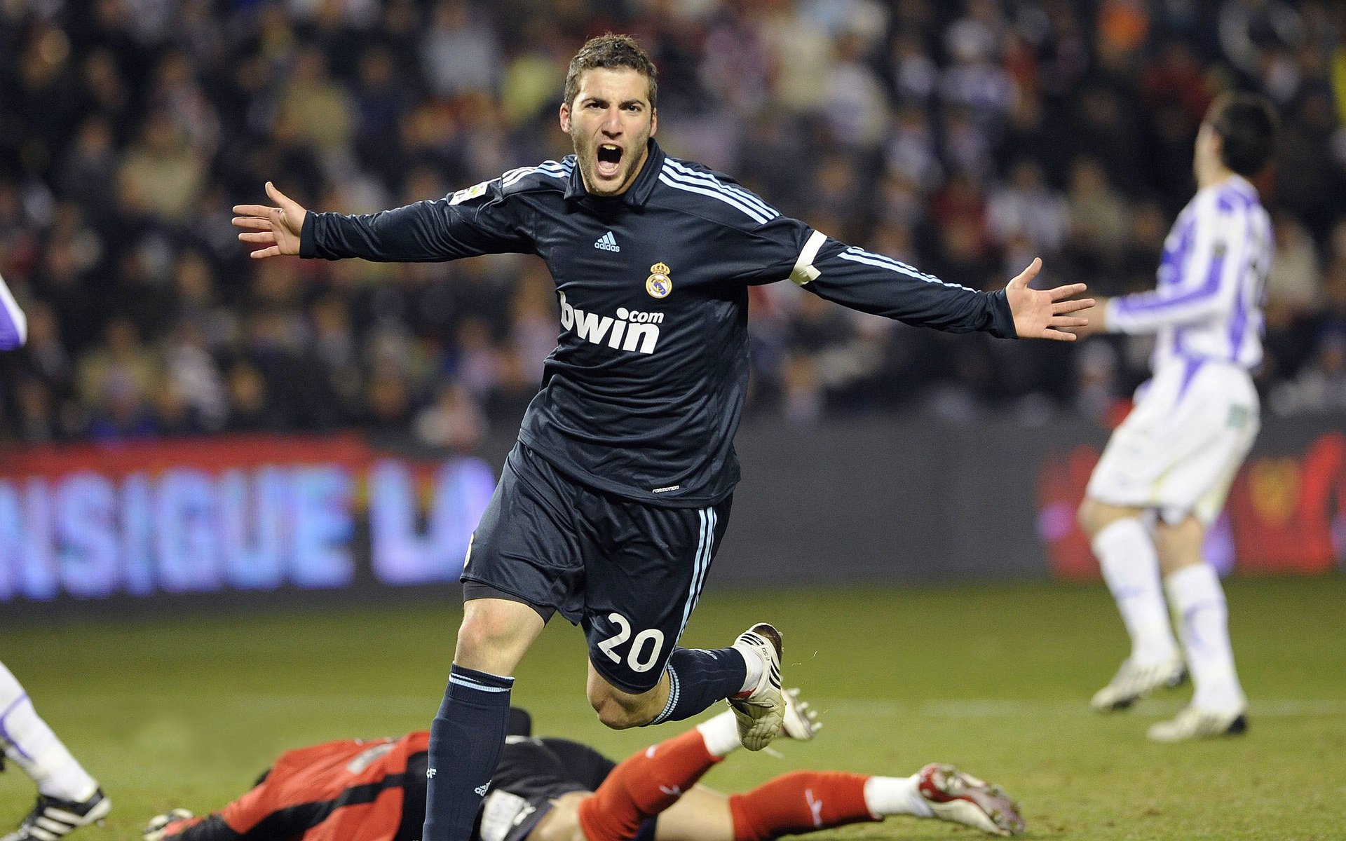 “西甲明星持续闪耀，场场精彩纷呈”，西甲巨星