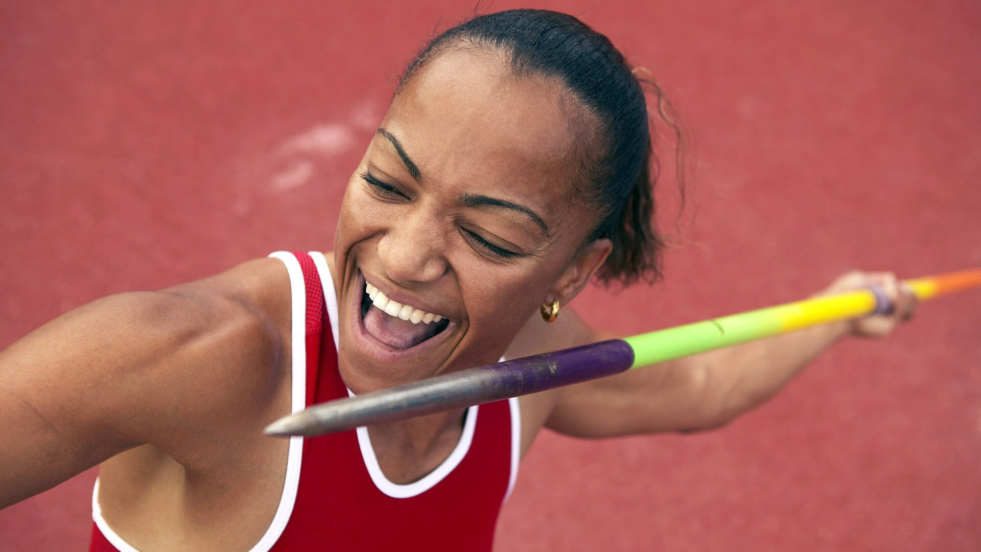 “黑哨”事件:裁判失误引发全民热议,黑哨是啥意思